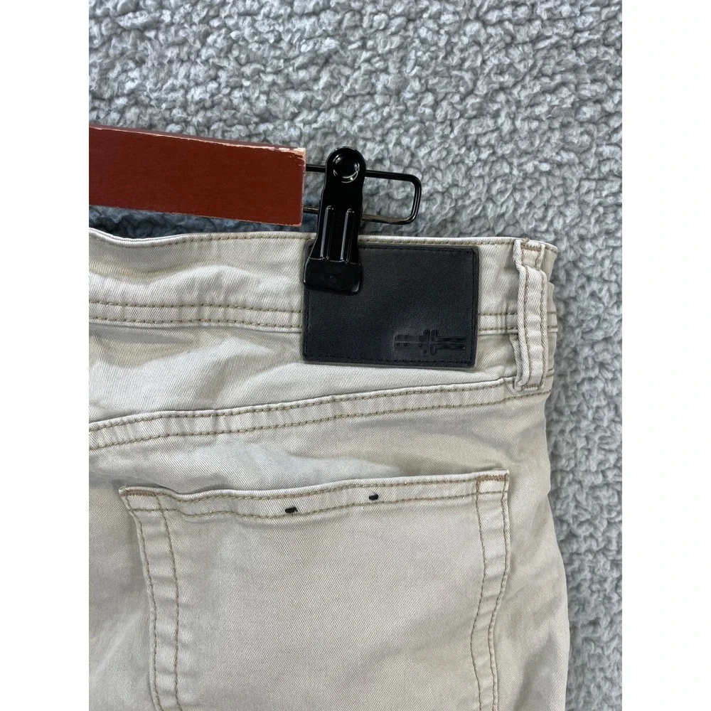 Liverpool Relaxed Straight Pants Men's Size 34 Beige Sandstorm Chino Casual